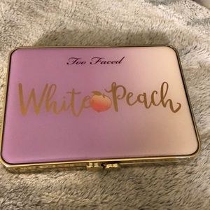 Too faced white peach palette